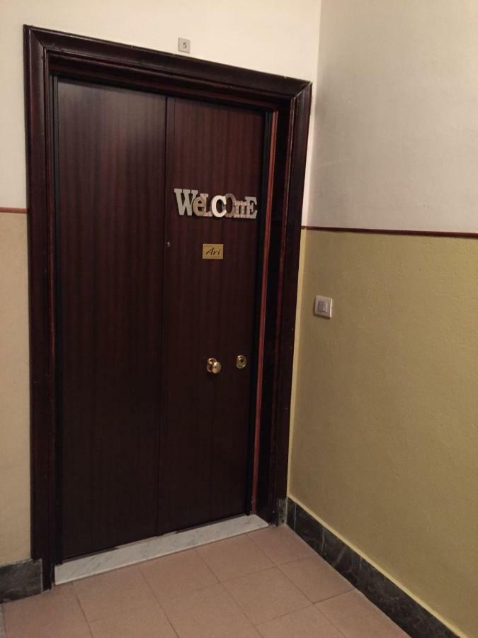 Ari Guest House Специя Екстериор снимка