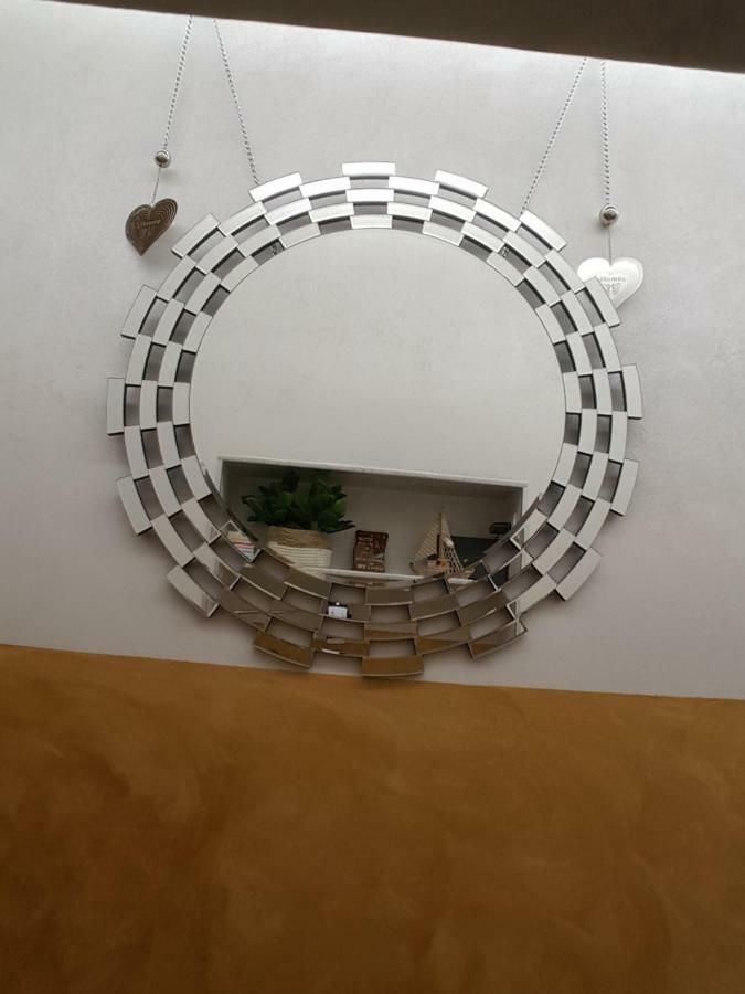 Ari Guest House Специя Екстериор снимка